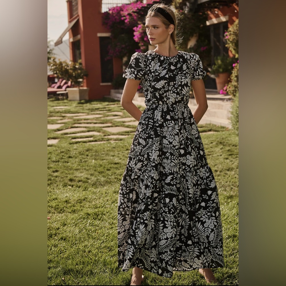NWT Sugarlips Pine Hill Floral Becca Tiered Maxi Dress Grey Black Size Small